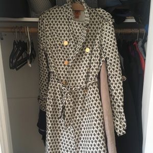 Tory Burch Trench Women’s size 12 NWOT *very rare*